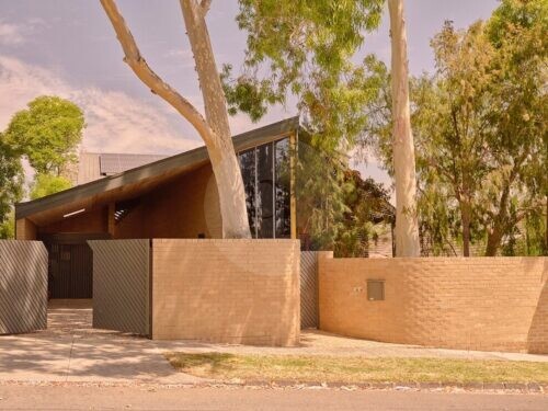 facade garage driveway
