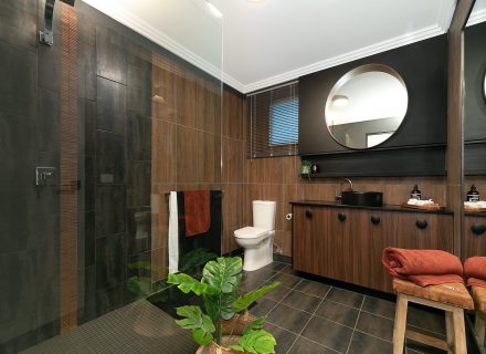 1st-Guest-Bedroom-4-ensuite.jpg