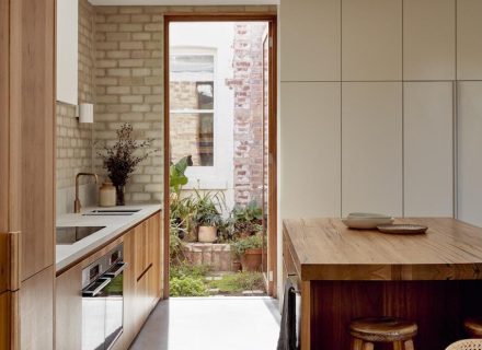 A Stone's Throw, Northcote 1