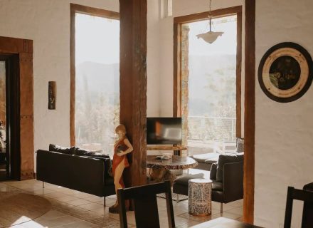 Adriatic Manor, Uki 11