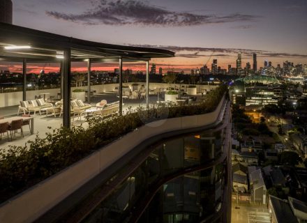 facade garage driveway