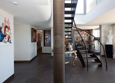 Amara Amore, Bondi-26