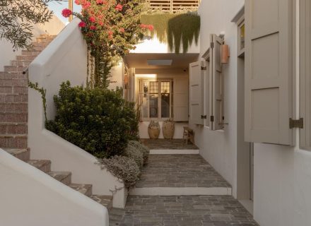 Amira, Mermaid Waters-24