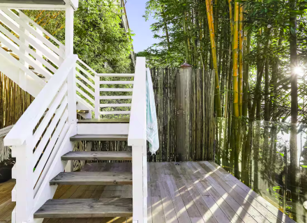 Barefoot Oasis, Bundeena 84