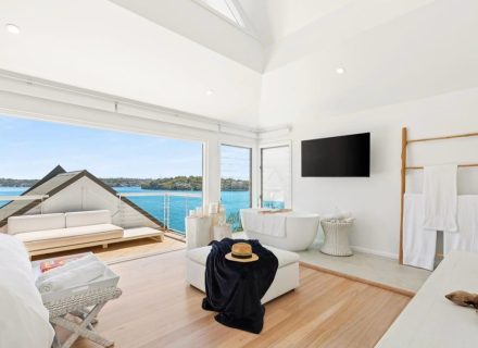 Barefoot Oasis, Bundeena 90