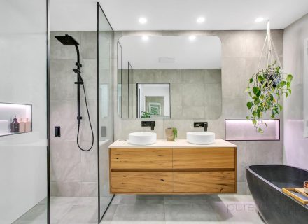 Bathroom-3.jpg