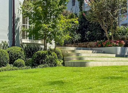 Belle Rives, Bellevue Hill 76