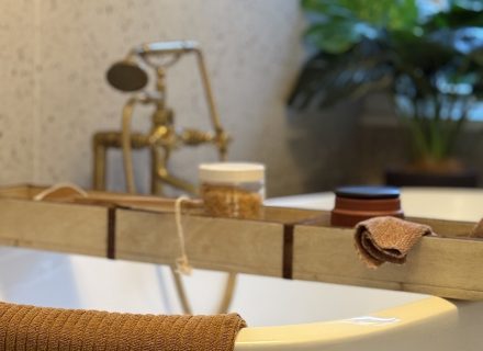 Betty guest bathroom6