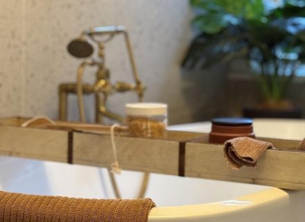 Betty guest bathroom6