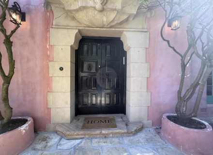 CASA ROSA12 FRONT DOOR