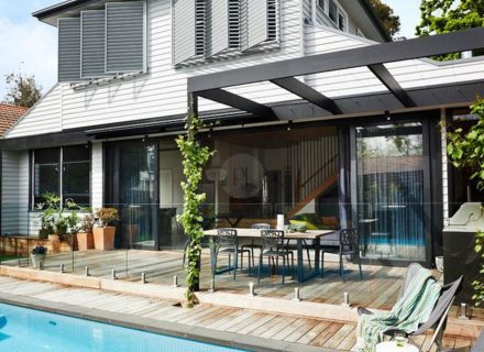 facade garage driveway pool