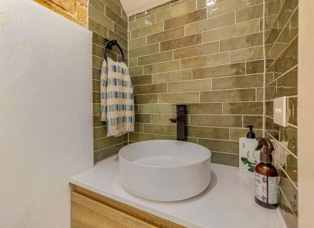Chaftman's Chalet, Clunes-18