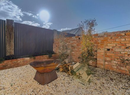 Chaftman's Chalet, Clunes-33