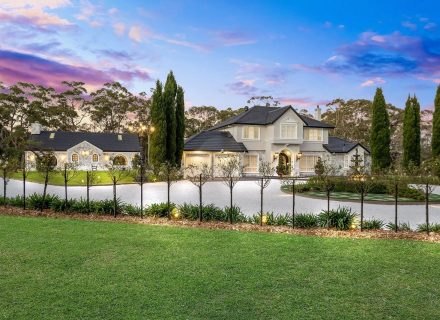 Chateau Blanca, Dural 1