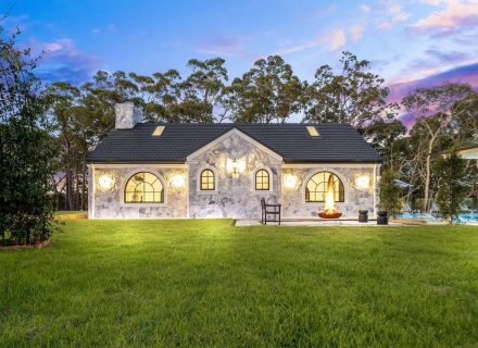 Chateau Blanca, Dural 12