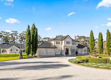 Chateau Blanca, Dural 14