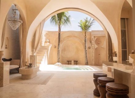 Cinnamon Villa, Munggu 3