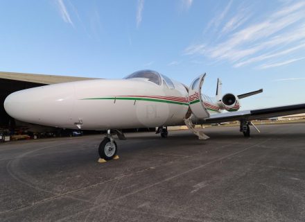 facade garage driveway