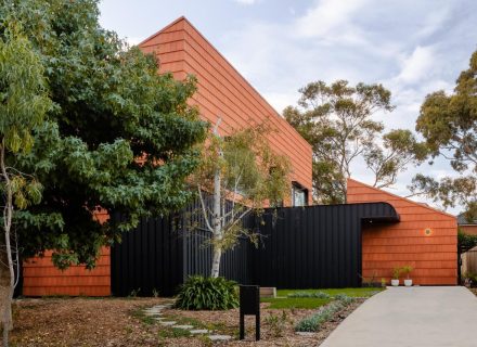 facade garage driveway