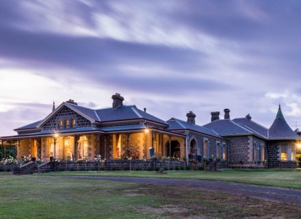 Coragulac-House-NE-Dusk-1024x622-1.jpg