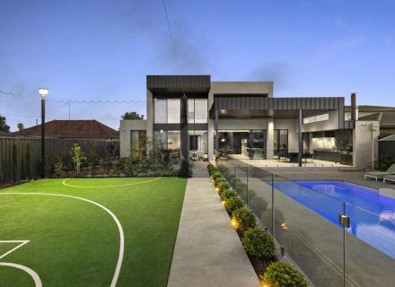 facade driveway garage backyard