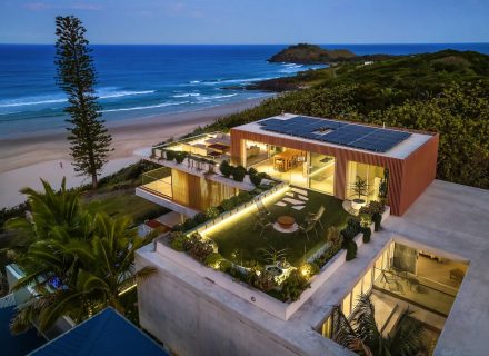 Double Take, Cabarita NEW 10