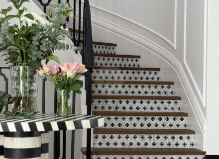 ENTRANCE : HALLWAY 6