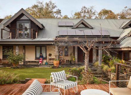 outdoor area facade garage driveway