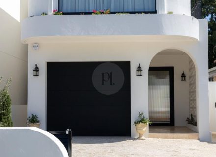 facade garage driveway