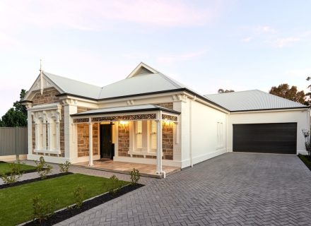facade garage driveway