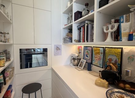 HARLEYS CLOVELLY52 PANTRY
