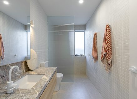 Hacienda, Sunshine Coast bathroom