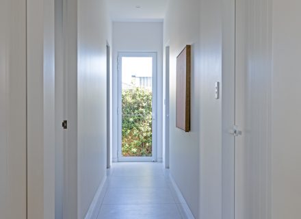 Hacienda, Sunshine Coast hallway3