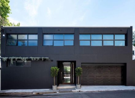 facade garage driveway