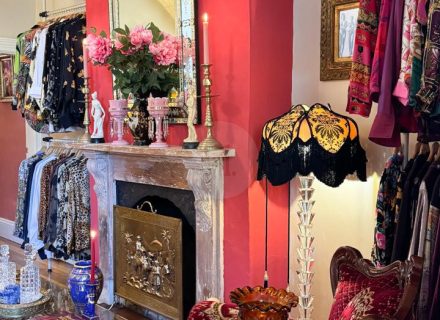 Hollywood Glamour, Collingwood - Lounge room - 1