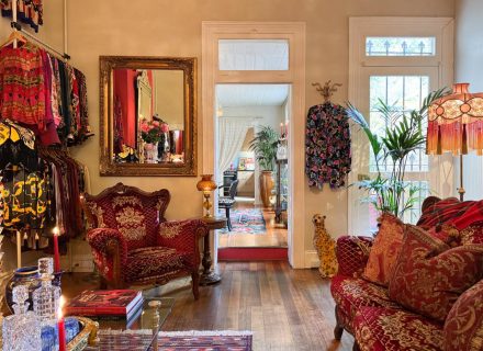 Hollywood Glamour, Collingwood - Lounge room - 10