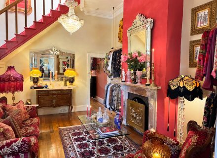 Hollywood Glamour, Collingwood - Lounge room - 2