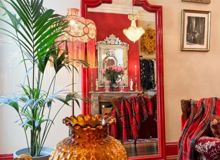 Hollywood Glamour, Collingwood - Lounge room - 4