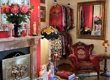 Hollywood Glamour, Collingwood - Lounge room - 6