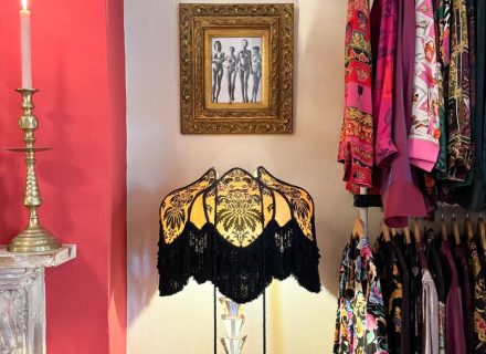 Hollywood Glamour, Collingwood - Lounge room - 8