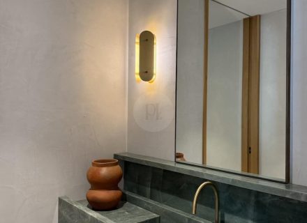 INTERLUDE CREW BATHROOM8