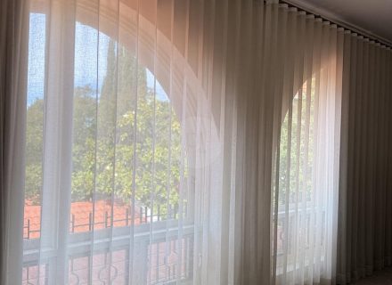 IRIS73 UPSTAIRS ARCH