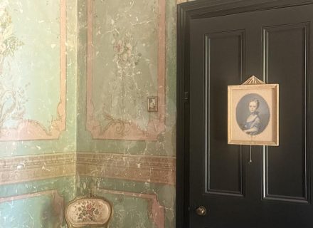 ITALIANATE FRONT LIVING ROOM4