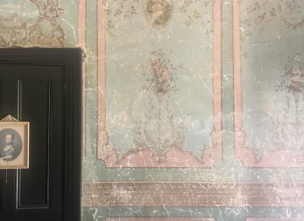 ITALIANATE FRONT LIVING ROOM5