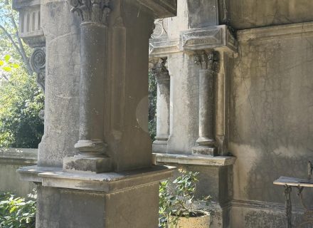 ITALIANATE FRONT OF HOUSE11