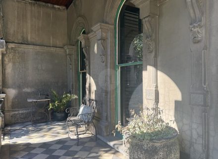 ITALIANATE FRONT OF HOUSE4