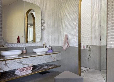 ITALIANATE MAIN ENSUITE1