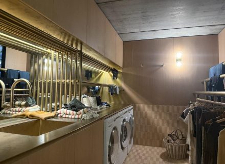 ITALIANATE1 LAUNDRY 18