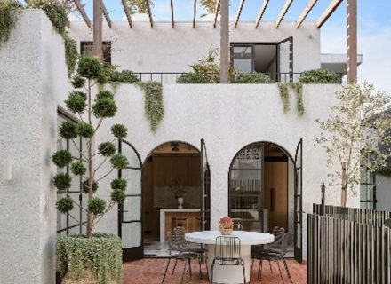 facade garage driveway backyard