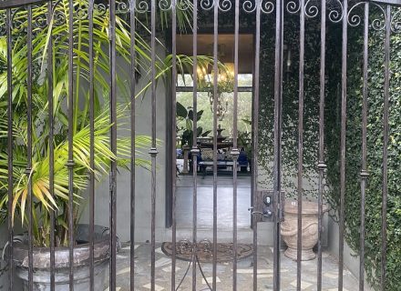 Izmir Oasis, Templestowe 1